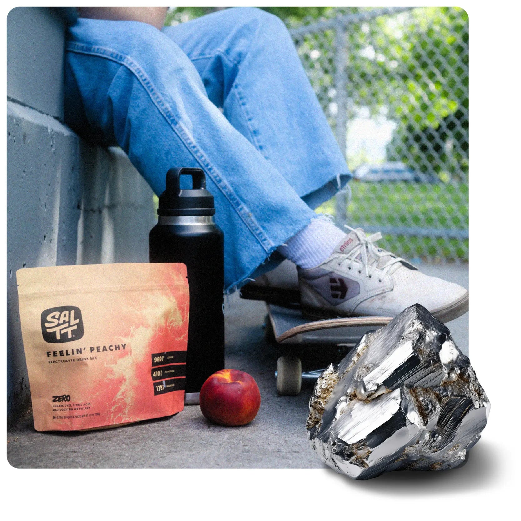 SALTT Feelin' Peachy Electrolyte Drink Mix tan pouch with peach and white ocean splash. Zero sugars, dyes, citric acid, maltodextrin, or fillers; contains electrolytes.